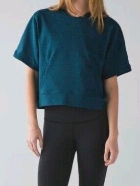 Lululemon Blissed Out Bluish Crop Top Sweatshirt Short Sleeve Size 4